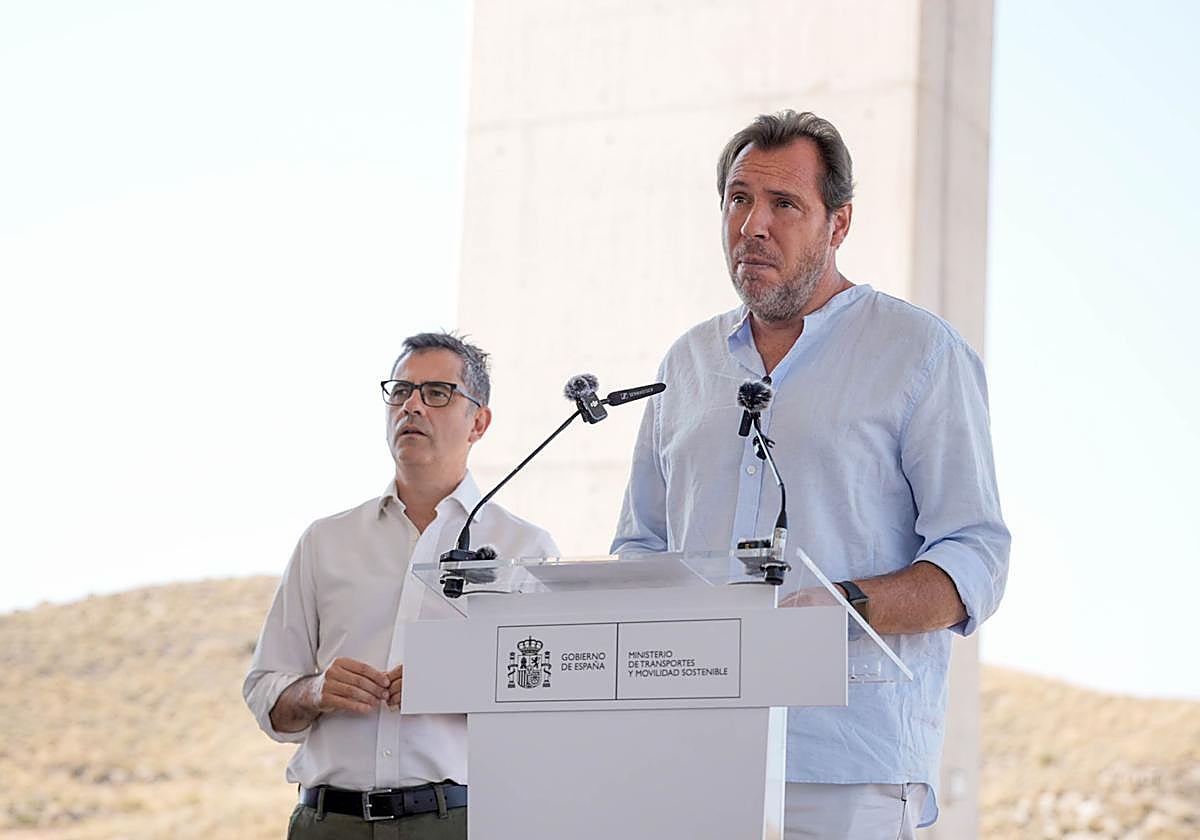 Puente y Bolaños visitan este miércoles las obras en la línea de Alta Velocidad entre Almería y Murcia.