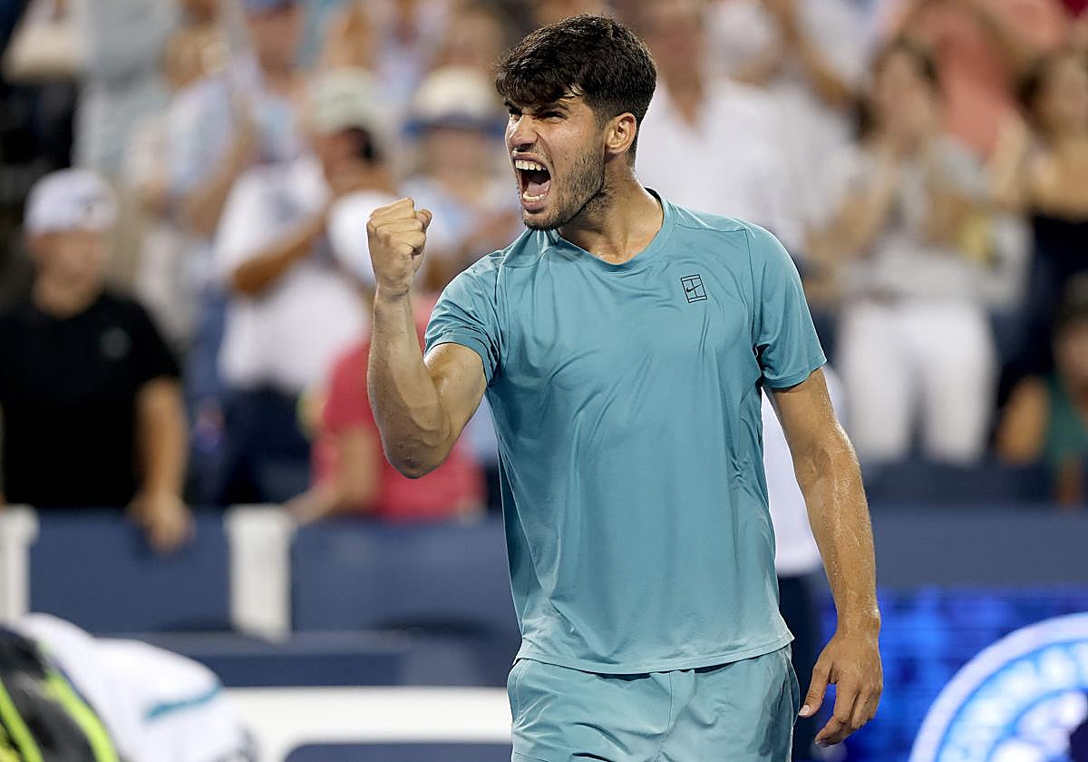 Alcaraz celebra su pase a cuartos de final de Cincinnati.