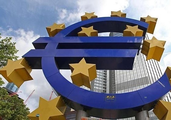 La zona euro frena su expansión en plena tensión arancelaria