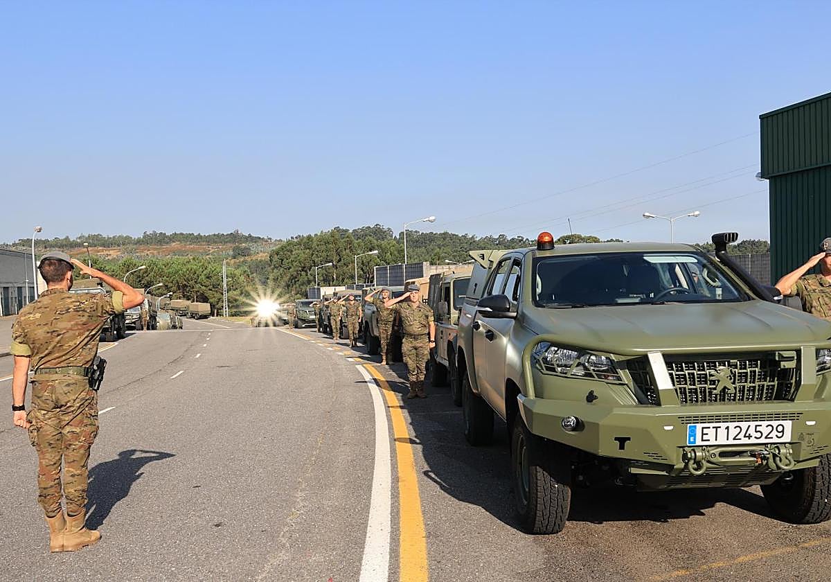 Militares se incorporan a las tareas de extinción del incendio forestal declarado en Teresa de Cofrentes
