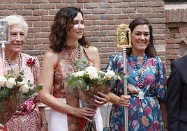 La presidenta de la comunidad de Madrid, Isabel Díaz Ayuso, en la festividad de La Paloma en Madrid este viernes.