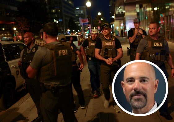 Agentes de la DEA patrullan Washington junto a efectivos del FBI y de la Policía municipal. A la derecha, Terry Cole.