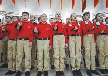Los 'niños soldado' de Putin: cómo el Kremlin ha adoctrinado a toda una generación