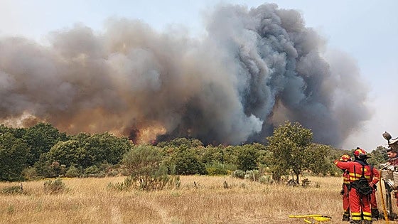 La ola de incendios cumple una semana y sitúa a Extremadura en situación «extrema»