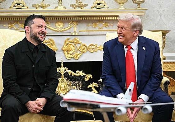 El presidente Donald Trump y su homólogo ucraniano, Volodímir Zelenski, en la reunión de este lunes en la Casa Blanca.