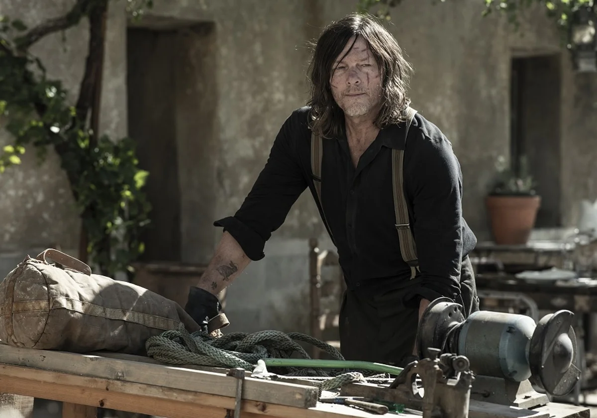 El actor Norman Reedus, en un fotograma de la tercera temporada de 'The Walking Dead: Daryl Dixon'