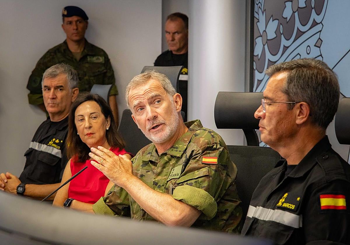 Felipe VI anunció su voluntar de visitar las zonas afectadas durante su visita al cuartel de la UME.
