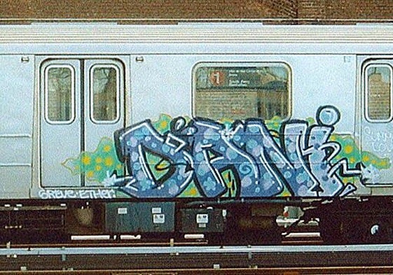 Fotografía de archivo de un grafiti en un metro de Nueva York.