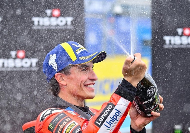 Marc Márquez se pasea en el sprint de Hungría