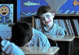 El pequeño Cary Christopher en 'Weapons', número uno en la taquilla.