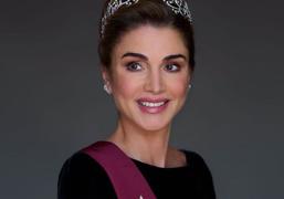 Rania de Jordania y el peligro de llevar una tiara prestada: una pieza de esmeraldas y oro negro que lució mejor una bailarina de burlesque