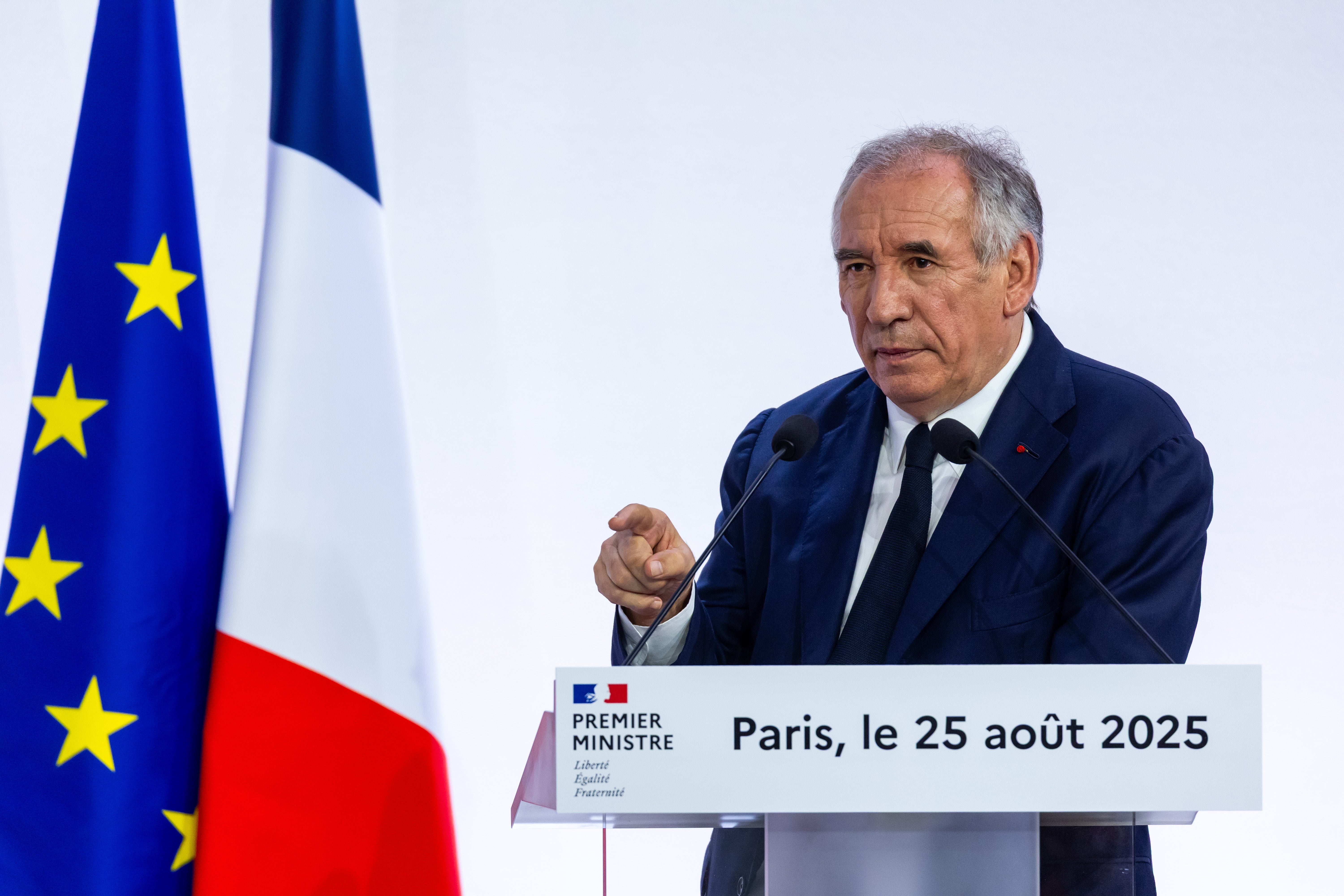Bayrou se someterá a una moción de confianza para afianzar sus impopulares medidas contra la deuda
