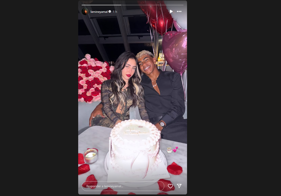 Nicki Nicole y Lamine Yamal posan en la fiesta de cumpleaños del futbolista azulgrana.