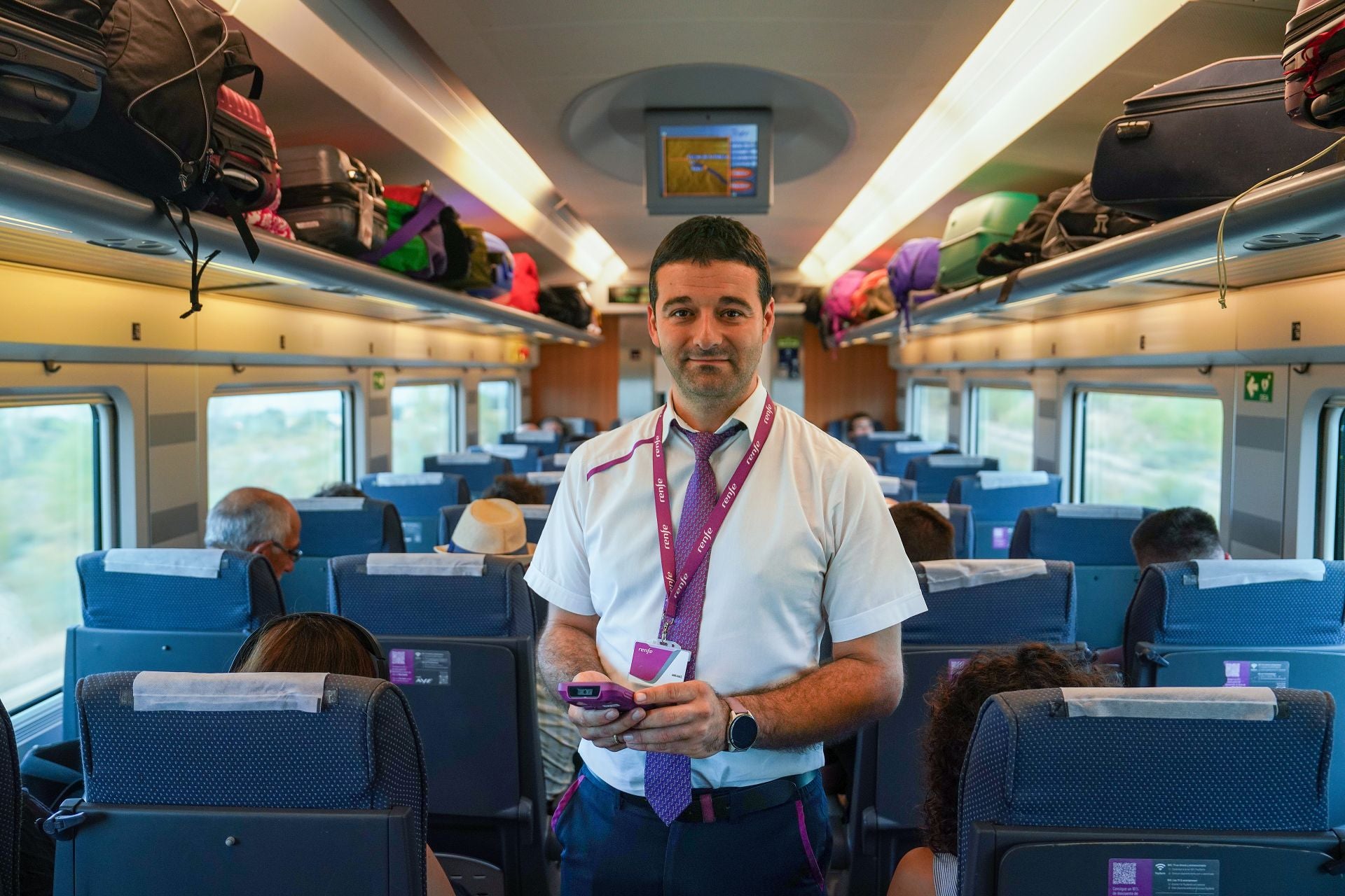 Carlos Ayuso, interventor.