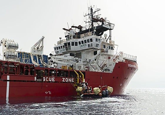Fotografía de archivo de la nave humanitaria 'Ocean Viking'.