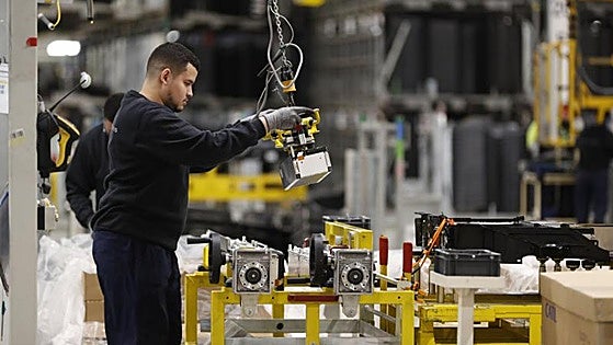 La industria del motor presiona por carta a Bruselas para acabar con la prohibición de coches de combustión en 2035