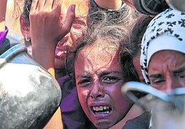 Los católicos justifican su rechazo a la evacuación por la necesidad de ayuda de los gazatíes.