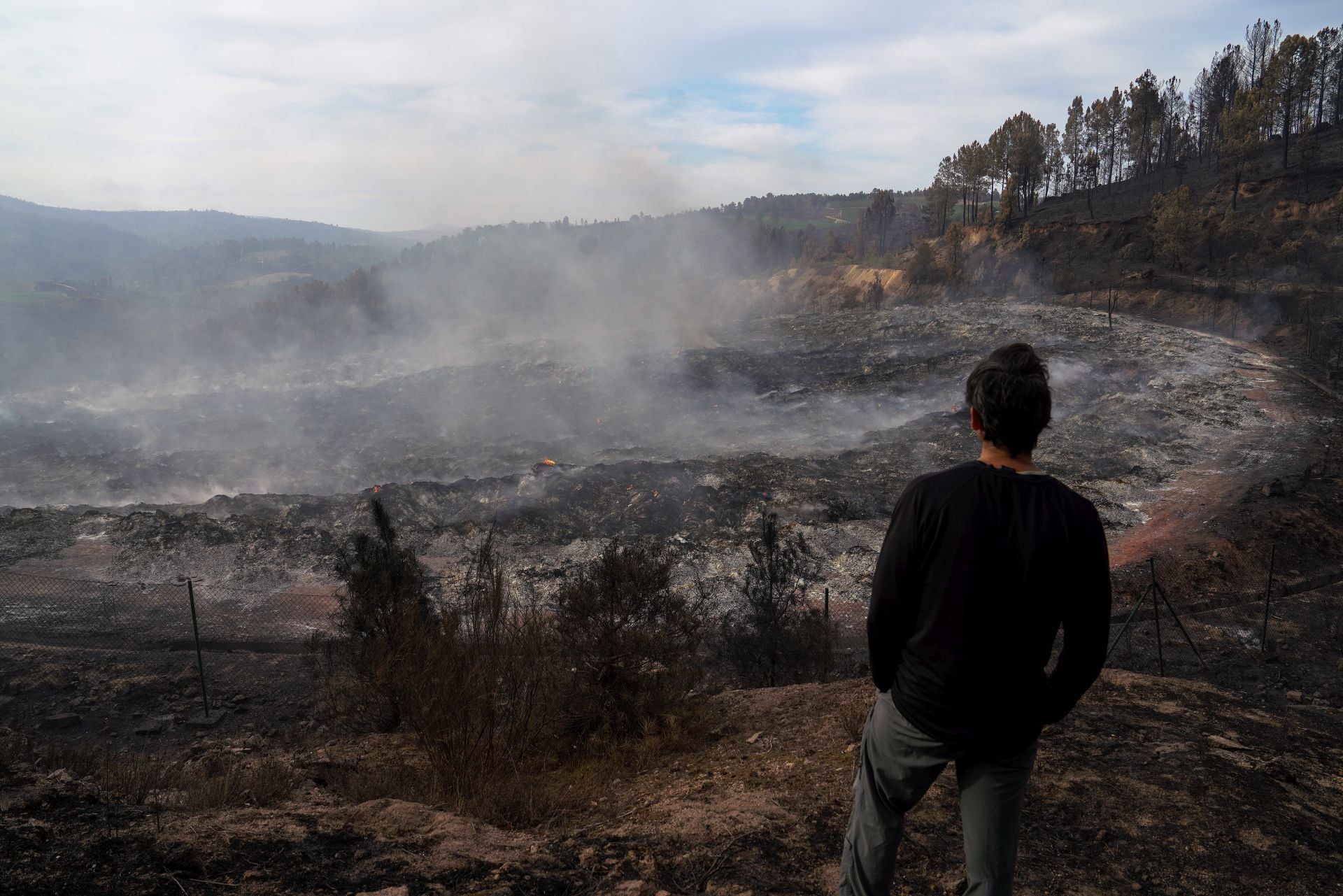 El vertedero que lleva días ardiendo en A Rúa, Ourente.