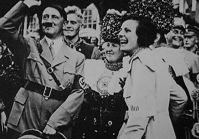 Leni Riefenstahl junto a Adolf Hitler