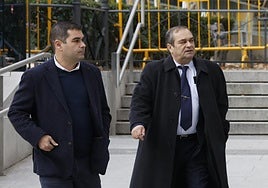 Los directivos del Villa de Pitanxo José Antonio Nores Ortega y José Antonio Nores Rodríguez salen de la Audiencia Nacional tras declarar como investigados.