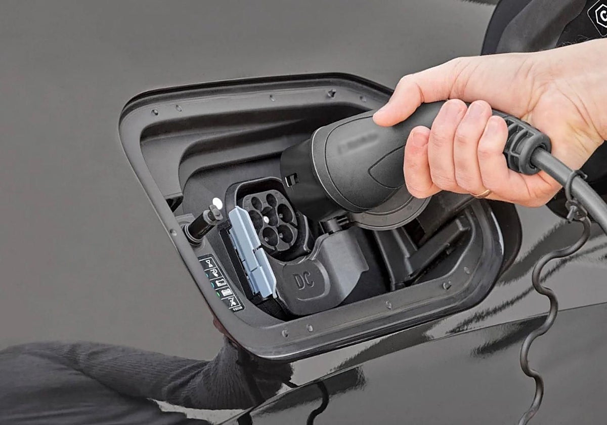 Los eléctricos puros (BEV) crecen un 127,1% hasta las 8.691 unidades