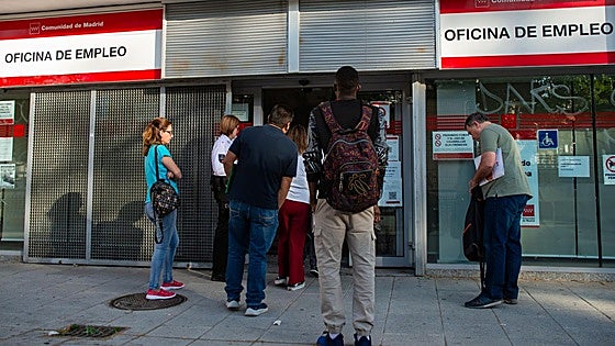 España destruye casi 200.000 empleos en el peor agosto desde 2019 y suma 21.905 parados más