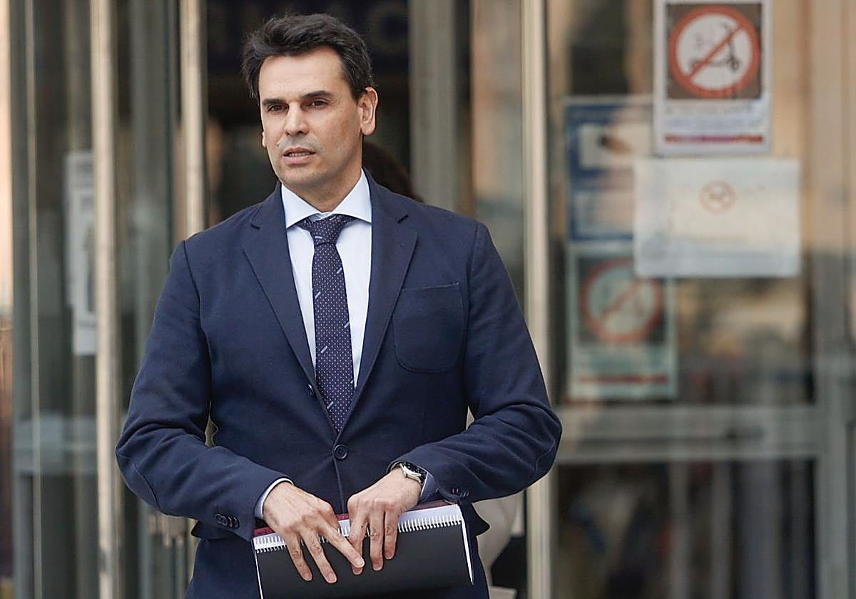 El novio de Ayuso trata &#039;in extremis&#039; de esquivar el banquillo con otro informe negando el doble fraude