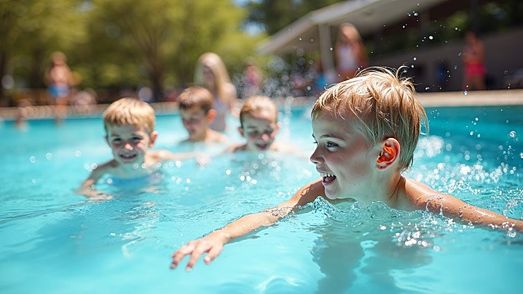 Protege los oídos de los más pequeños de la casa con estos tapones infantiles para actividades acuáticas