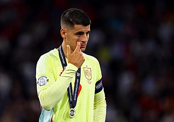 Álvaro Morata, triste tras colgarse la plata en la pasada Liga de Naciones.