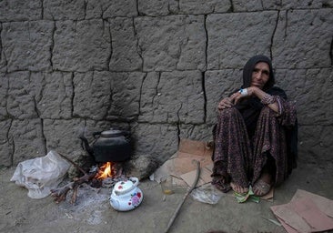 Los talibanes prohíben rescatar a mujeres tras el terremoto de Afganistán