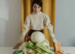 De superfood a superproblema: creías que sumando col, huevos y fibra todo era salud, pero si te atiborras de cosas healthy tu microbiota también se puede rebelar