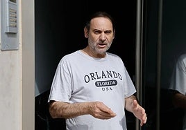 José Luis Ábalos el pasado 10 de junio durante el registro de su casa en Valencia en el que el que le fue incautado el disco duro en el que afirma que estaban las fotografías de las mujeres que se han filtrado