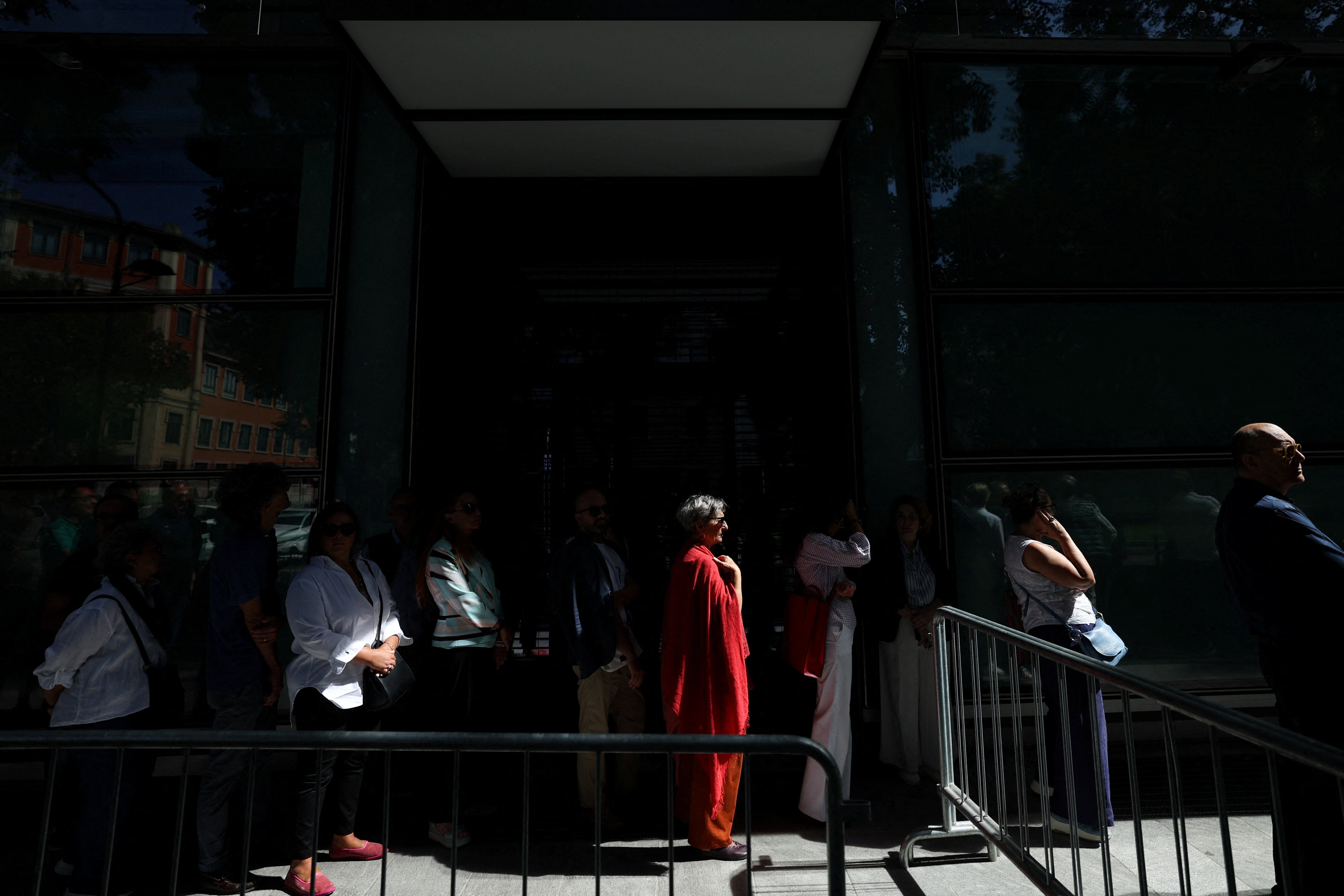 La capilla ardiente de Giorgio Armani, en imágenes