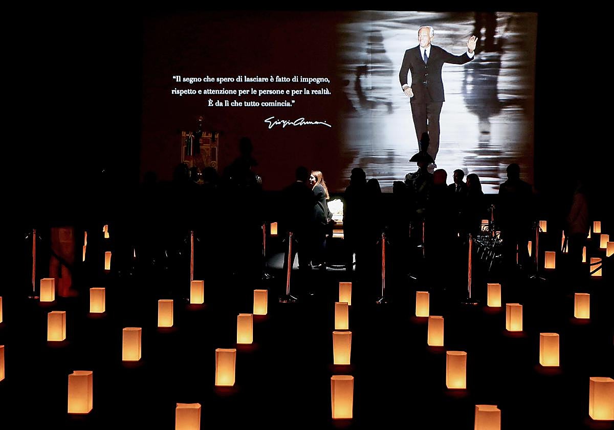 La capilla ardiente de Giorgio Armani, en imágenes