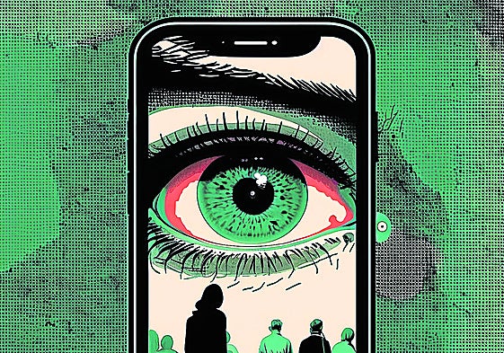 Quizá te espía la cámara de tu móvil y no lo sabes: estas son las señales