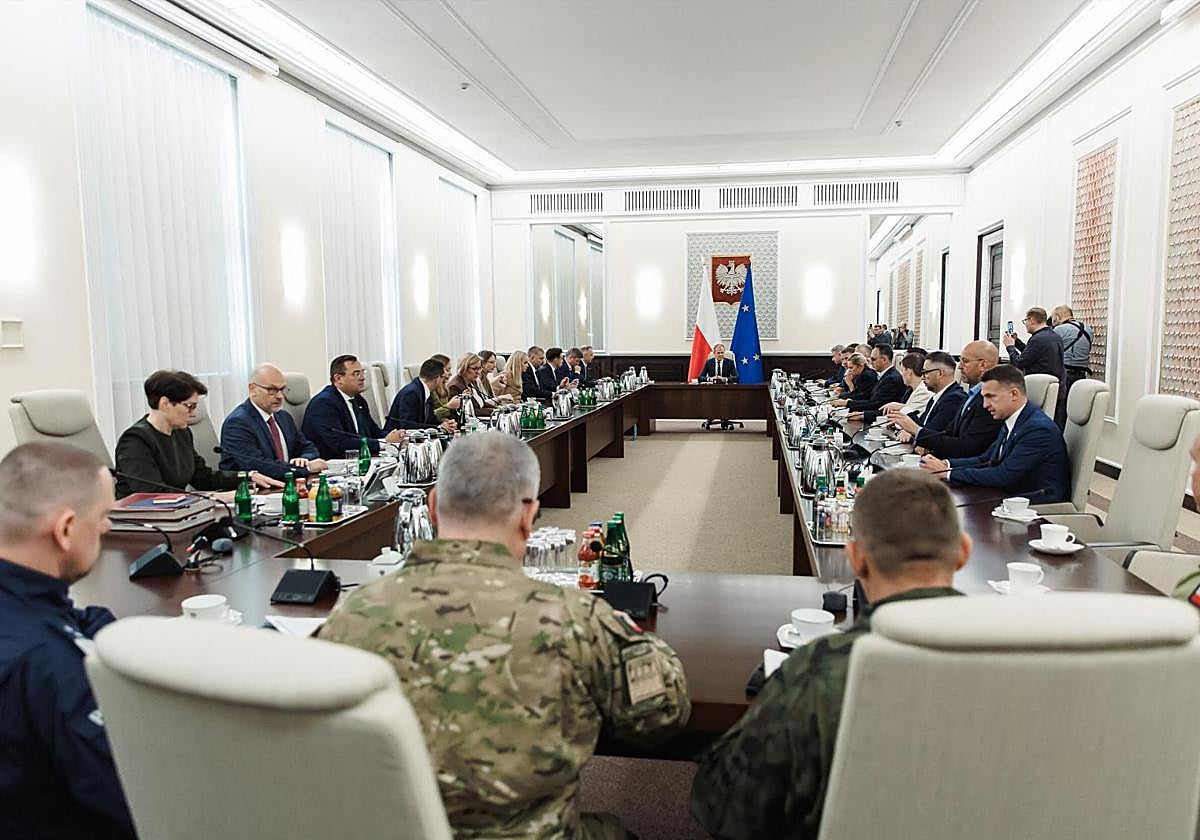 El primer ministro polaco, Donald Tusk, dirigió este miércoles una reunión de emergencia en Varsovia tras el incidente con los drones rusos.