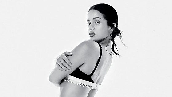 Rosalía protagoniza la nueva campaña de Calvin Klein