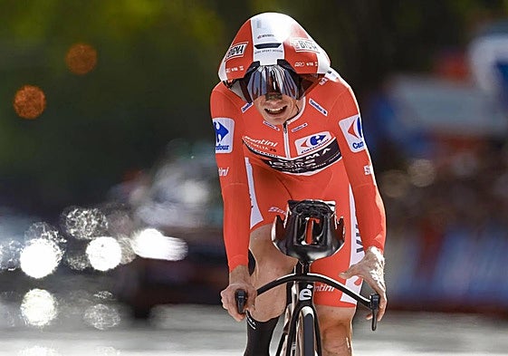 Vingegaard mantiene el liderato tras la crono de Valladolid.