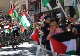 Protestas durante la crono de este jueves en Valladolid.