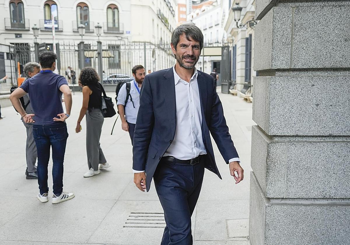El ministro de Cultura, Ernest Urtasun, en el Congreso