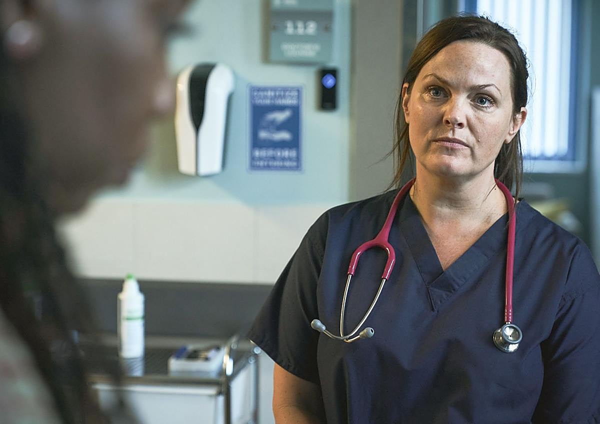 Imagen secundaria 1 - «Creo que las mujeres son capaces de lo mejor y de lo peor entre ellas»