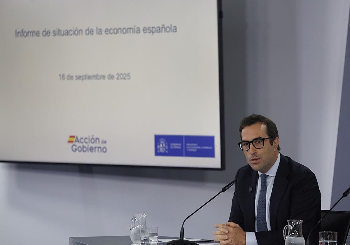 Carlos Cuerpo durante la rueda de prensa del Consejo de Ministros.