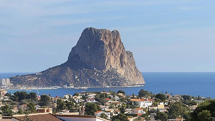 Tragedia en Calpe: un coche aparcado se desliza sin control, mata a un bebé de 20 días y deja a su madre gravemente herida