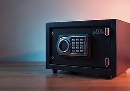 Protege tus objetos de valor con esta caja fuerte compacta, segura y práctica