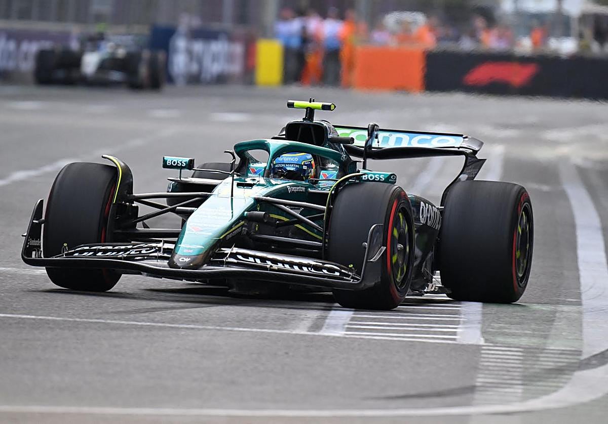 El Aston Martin de Alonso, durante los libres de Azerbaiyán.