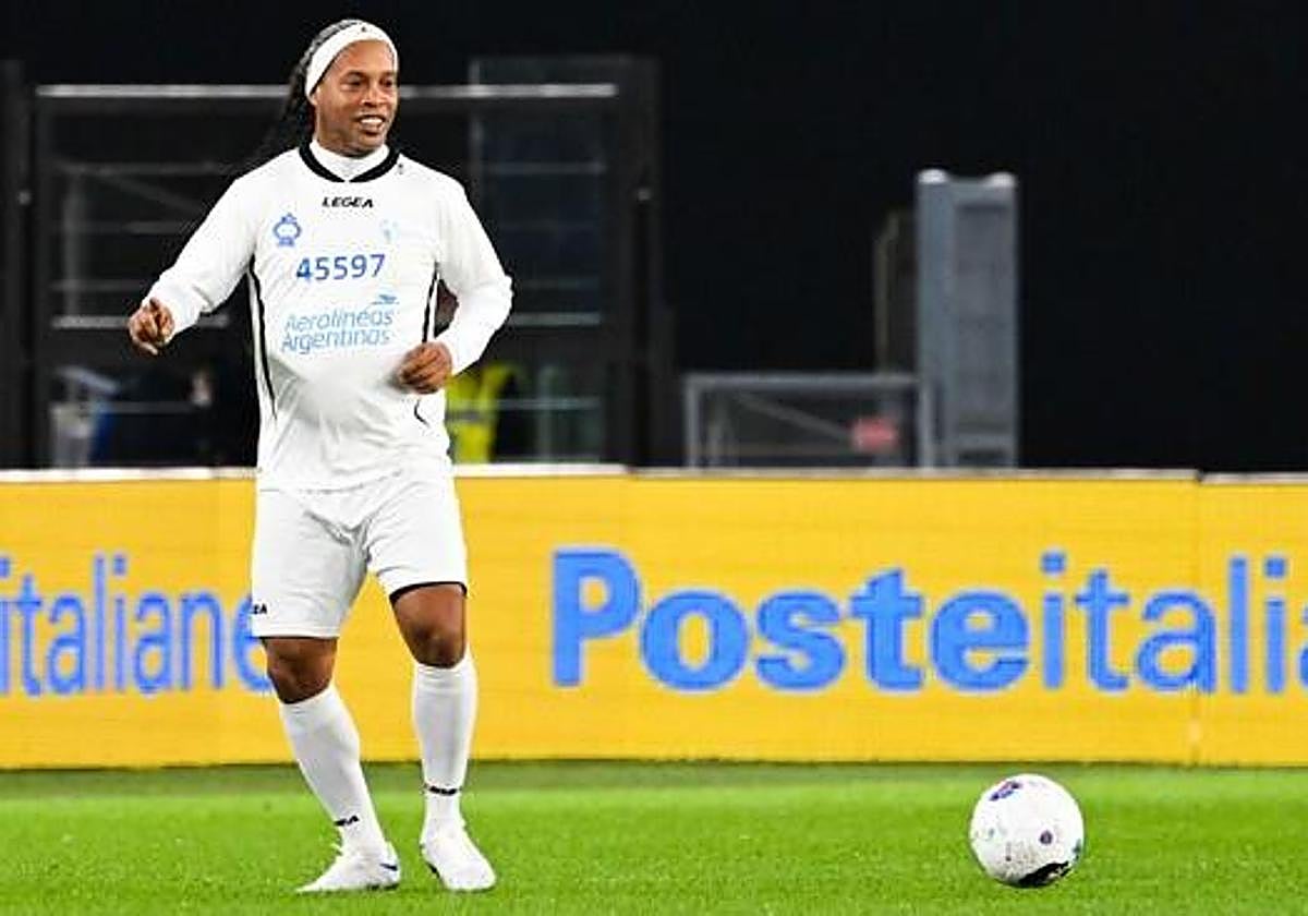 Ronaldinho, durante un partido benéfico.