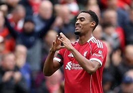 Gravenberch celebra su gol ante el Everton.