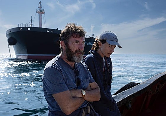 Antonio de la Torre y Bárbara Lennie en 'Los Tigres', en cines el 31 de octubre.