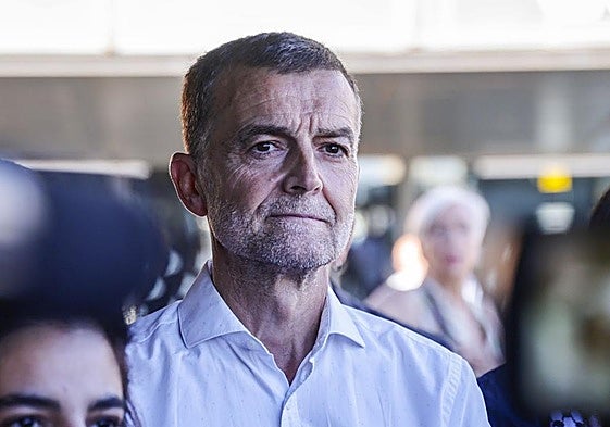 El Coordinador de Izquierda Unida, Antonio Maillo, durante la presentación del cambio de la nueva denominación oficial de la estación de Córdoba-Julio Anguita.
