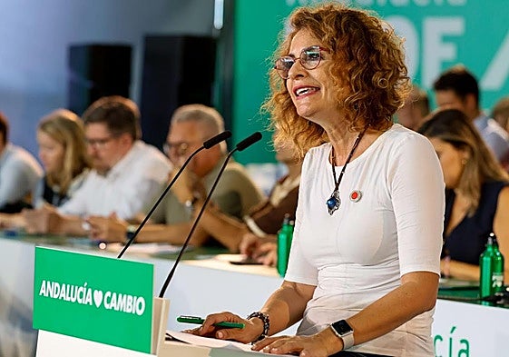 La vicepresidenta primera, María Jesús Montero, durante un acto del PSOE andaluz este sábado en Huelva.